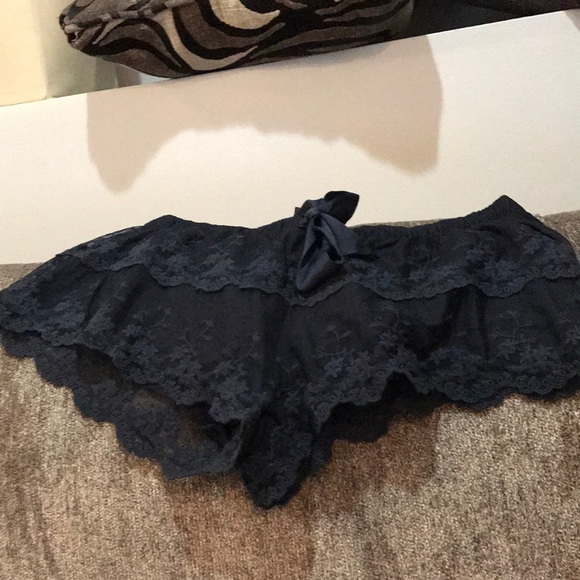 Abercrombie and fitch lace shorts. blue. Medium - Picture 1 of 3